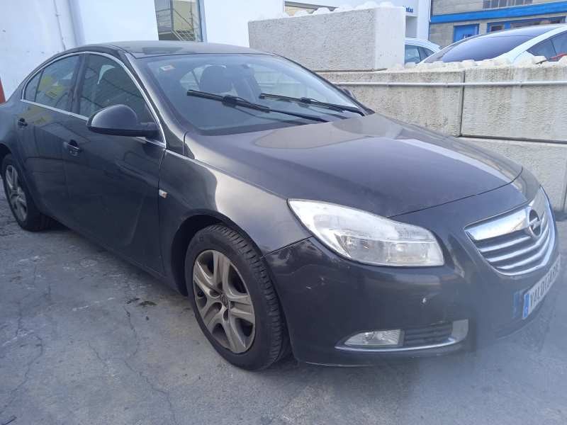 opel insignia berlina del año 2011