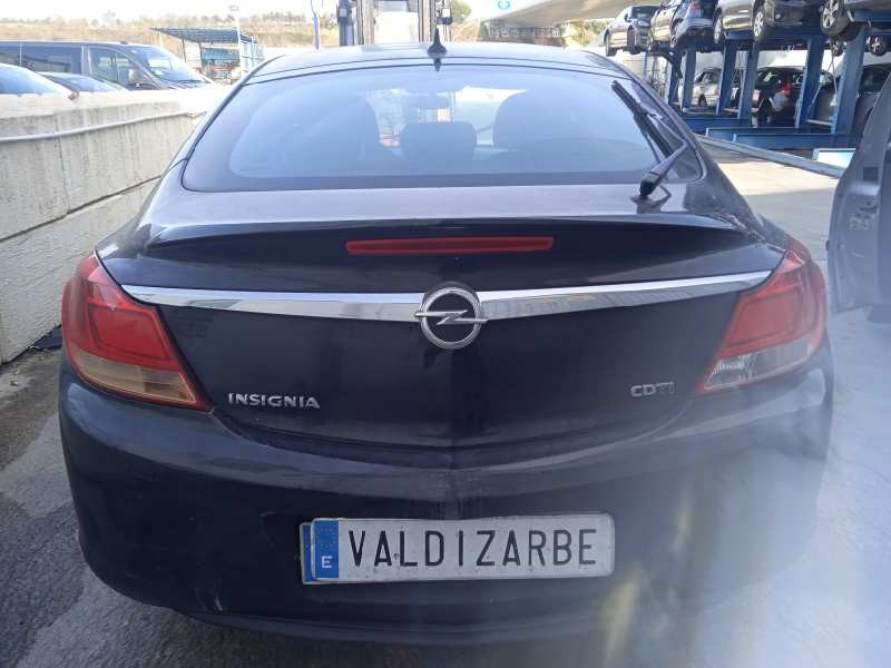 opel insignia berlina del año 2011