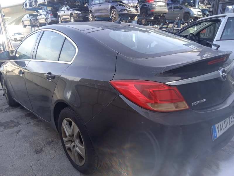 opel insignia berlina del año 2011