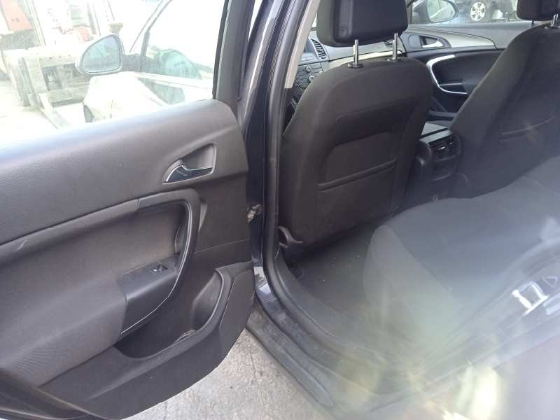 opel insignia berlina del año 2011