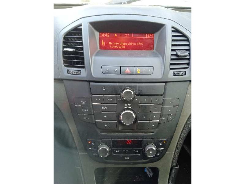 opel insignia berlina del año 2011