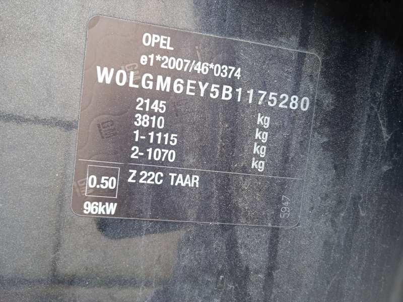 opel insignia berlina del año 2011