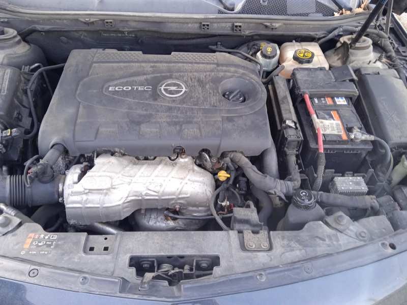 opel insignia berlina del año 2011