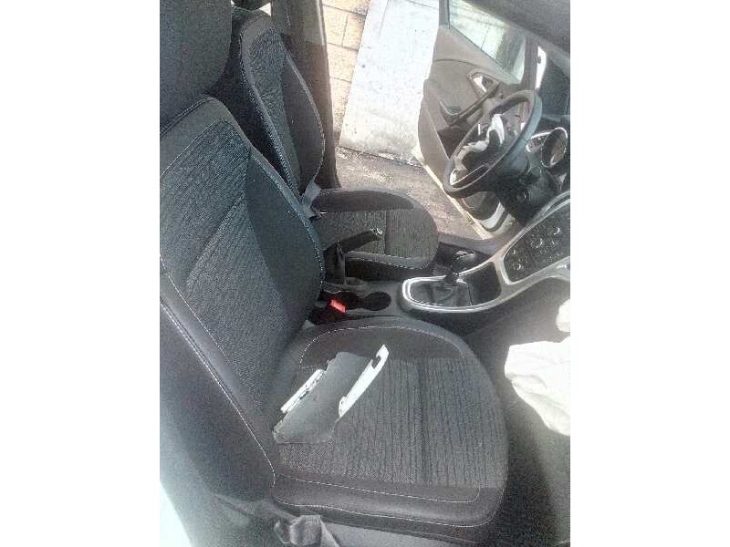 opel astra j sports tourer del año 2015