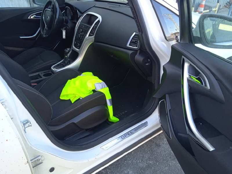 opel astra j lim. del año 2010