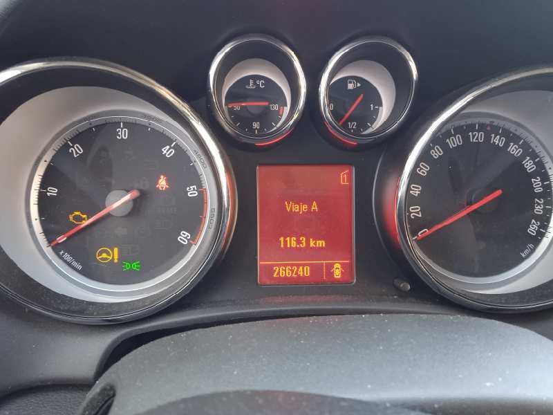 opel astra j lim. del año 2010