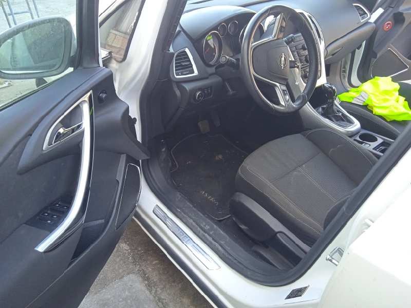 opel astra j lim. del año 2010