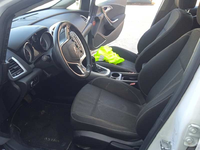 opel astra j lim. del año 2010