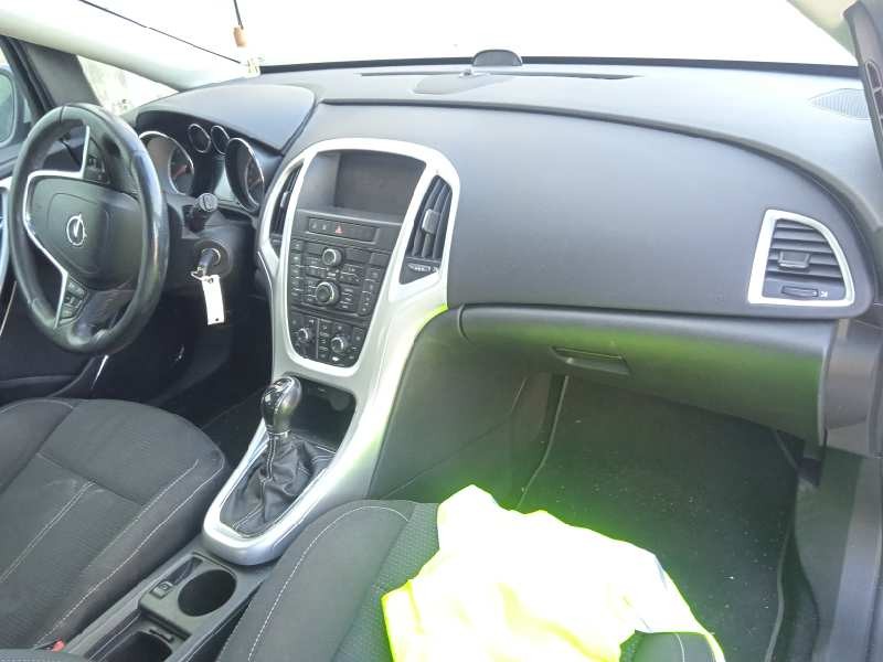 opel astra j lim. del año 2010