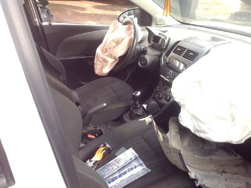 chevrolet aveo berlina hatchback del año 2013