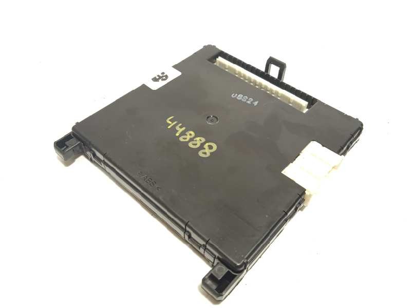 Recambio de modulo electronico para toyota yaris 1.3 16v cat referencia OEM IAM 892210D470  MB2380009281