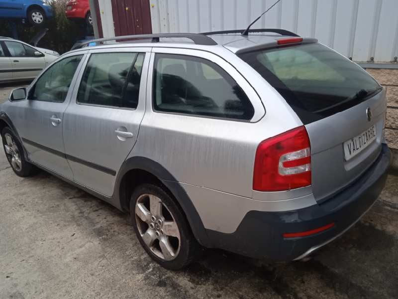 skoda octavia combi (1z5) del año 2008