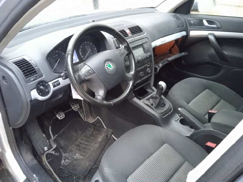 skoda octavia combi (1z5) del año 2008