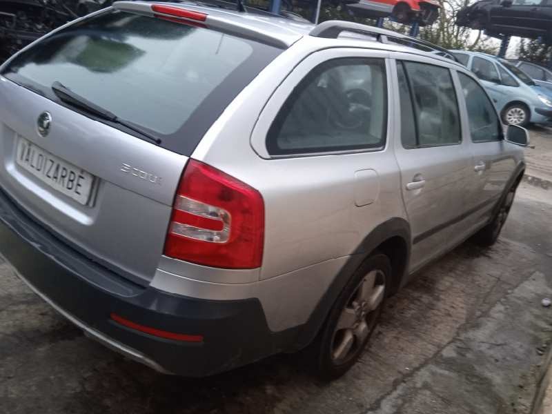 skoda octavia combi (1z5) del año 2008