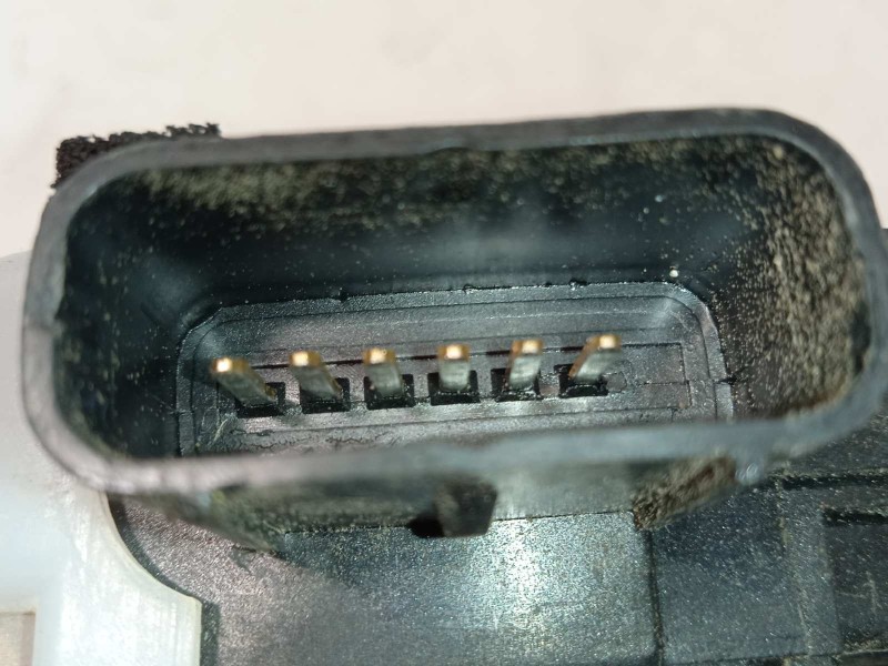 Recambio de cerradura puerta delantera derecha para hyundai ix35 1.6 cat referencia OEM IAM 813202Y000  