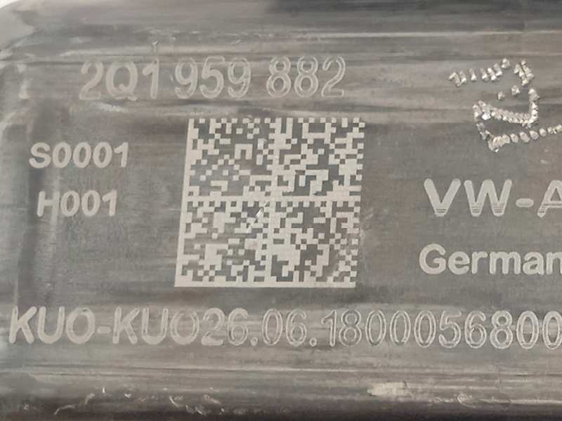 Recambio de elevalunas delantero derecho para volkswagen polo advance referencia OEM IAM 2G4837462B 0130822064 2Q1959882