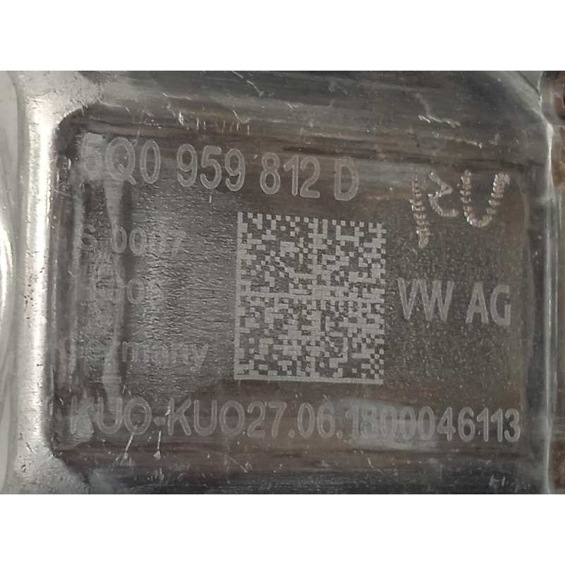 Recambio de elevalunas trasero derecho para volkswagen polo advance referencia OEM IAM 2G6839462C 0130822694 5Q0959812D