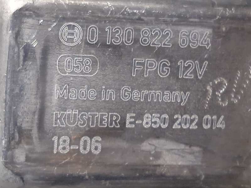 Recambio de elevalunas trasero derecho para volkswagen polo advance referencia OEM IAM 2G6839462C 0130822694 5Q0959812D