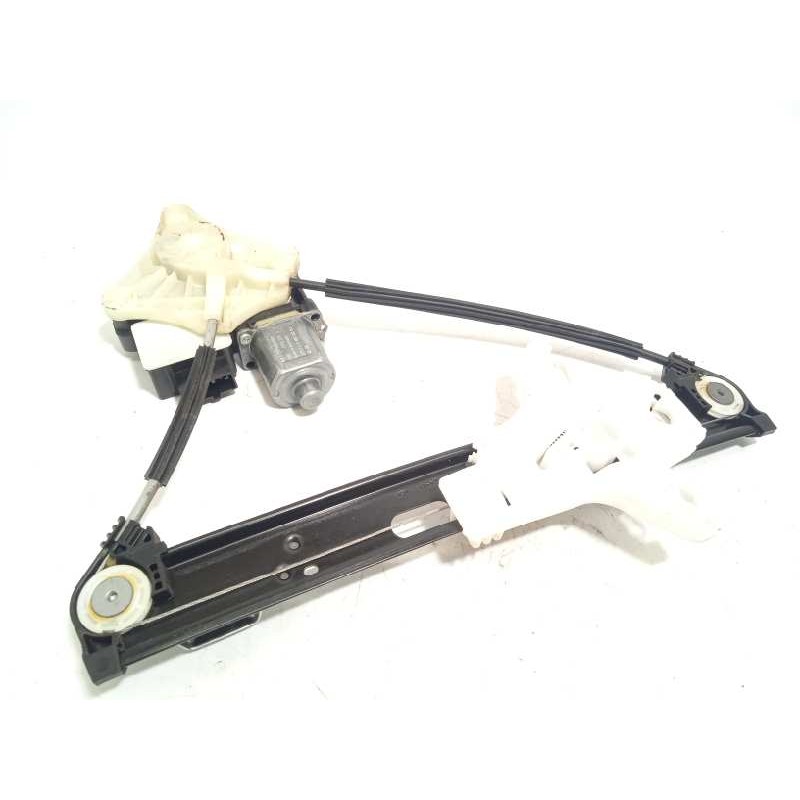 Recambio de elevalunas trasero izquierdo para volkswagen polo advance referencia OEM IAM 2G6839461C 0130822695 5Q0959811D