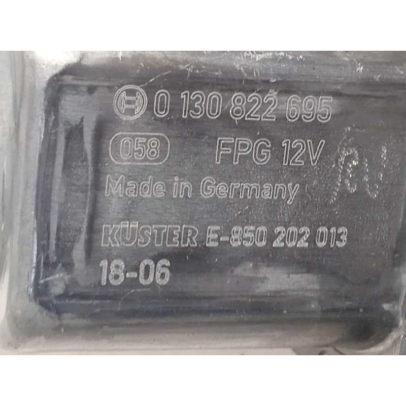 Recambio de elevalunas trasero izquierdo para volkswagen polo advance referencia OEM IAM 2G6839461C 0130822695 5Q0959811D