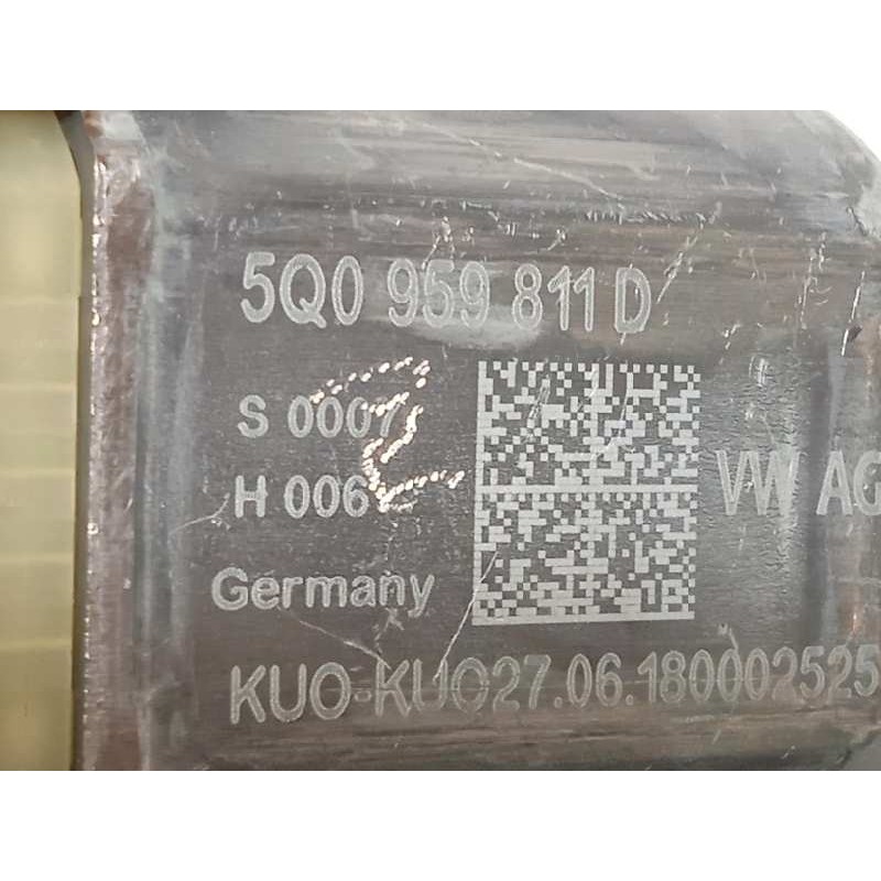 Recambio de elevalunas trasero izquierdo para volkswagen polo advance referencia OEM IAM 2G6839461C 0130822695 5Q0959811D