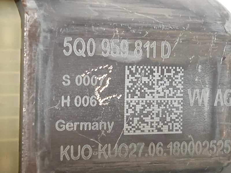 Recambio de elevalunas trasero izquierdo para volkswagen polo advance referencia OEM IAM 2G6839461C 0130822695 5Q0959811D