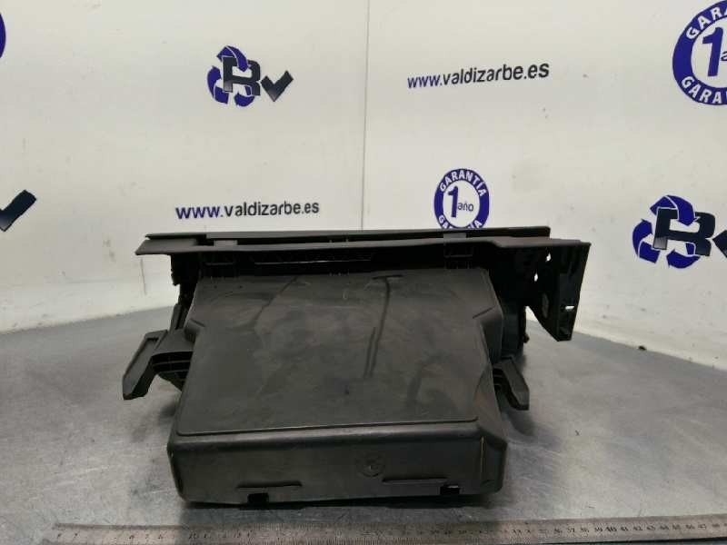 Recambio de guantera para renault megane iii coupe dynamique referencia OEM IAM 681080020R  