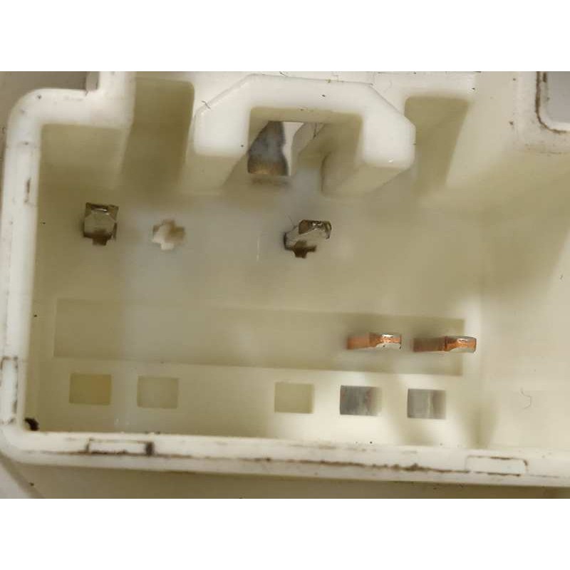 Recambio de cerradura puerta delantera derecha para mazda 3 lim. () 1.5 16v cat referencia OEM IAM 4A28B0697  BHS2