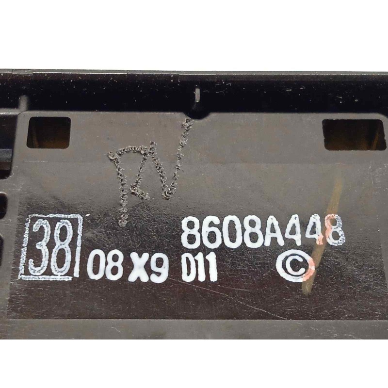 Recambio de mando elevalunas delantero izquierdo para mitsubishi eclipse cross motion 2wd referencia OEM IAM 8608A448  