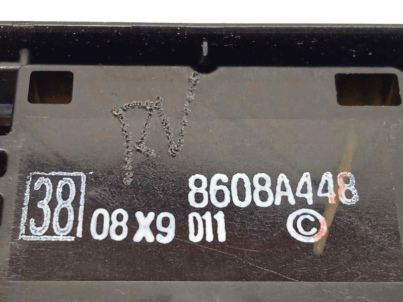 Recambio de mando elevalunas delantero izquierdo para mitsubishi eclipse cross motion 2wd referencia OEM IAM 8608A448  