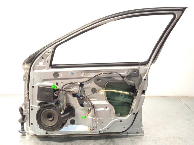 Recambio de puerta delantera derecha para volvo s60 berlina 2.4 d referencia OEM IAM 30796487  
