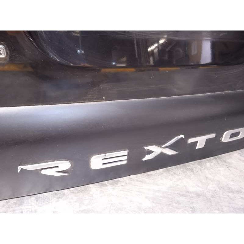 Recambio de porton trasero para ssangyong rexton referencia OEM IAM 6400108302  