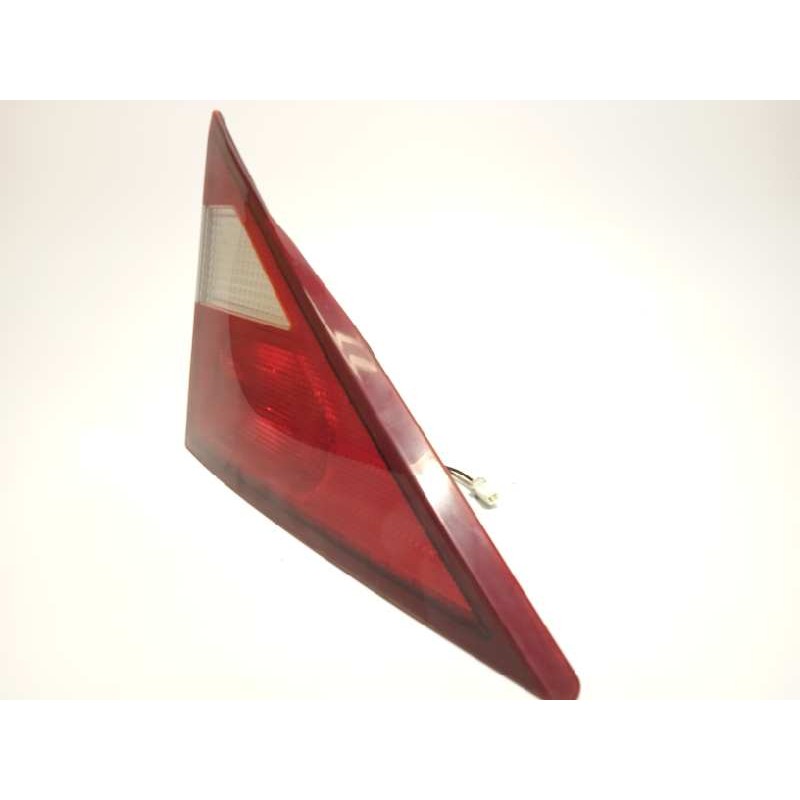 Recambio de piloto trasero izquierdo interior para ssangyong rodius 2.7 turbodiesel cat referencia OEM IAM 8360221201  