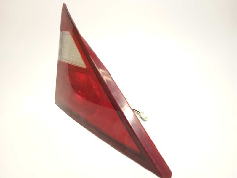 Recambio de piloto trasero izquierdo interior para ssangyong rodius 2.7 turbodiesel cat referencia OEM IAM 8360221201  