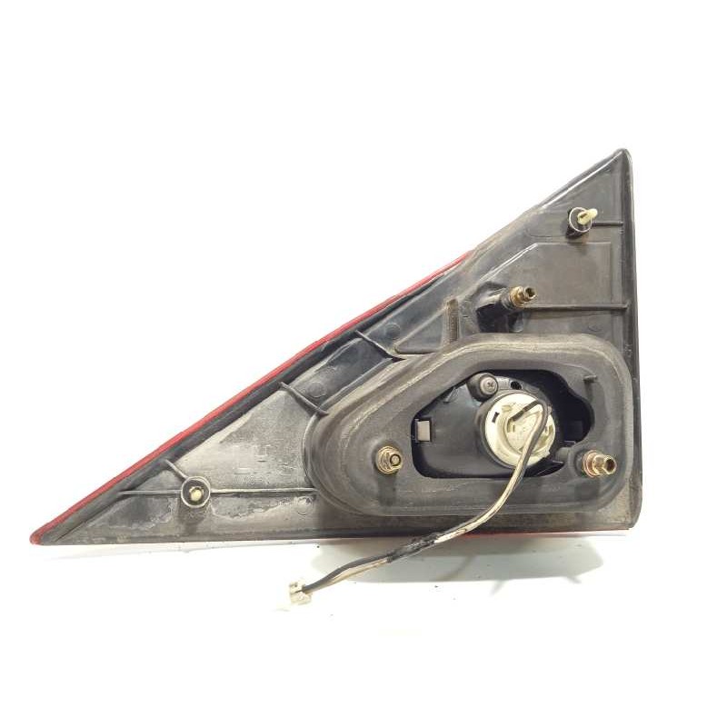 Recambio de piloto trasero izquierdo interior para ssangyong rodius 2.7 turbodiesel cat referencia OEM IAM 8360221201  