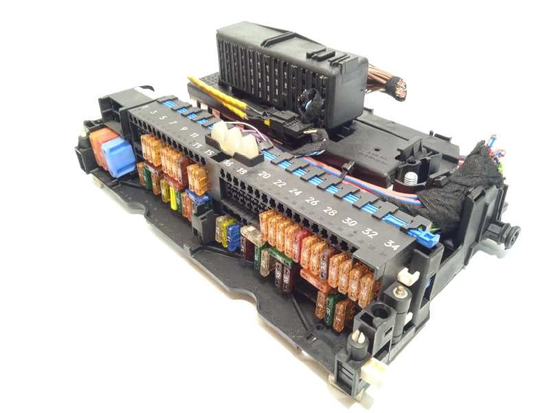 Recambio de caja reles / fusibles para bmw x3 (e83) 2.0d referencia OEM IAM 8364542  