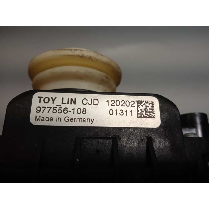 Recambio de elevalunas delantero derecho para toyota avensis (t27) executive referencia OEM IAM 8571005050D 977556108 8570102010