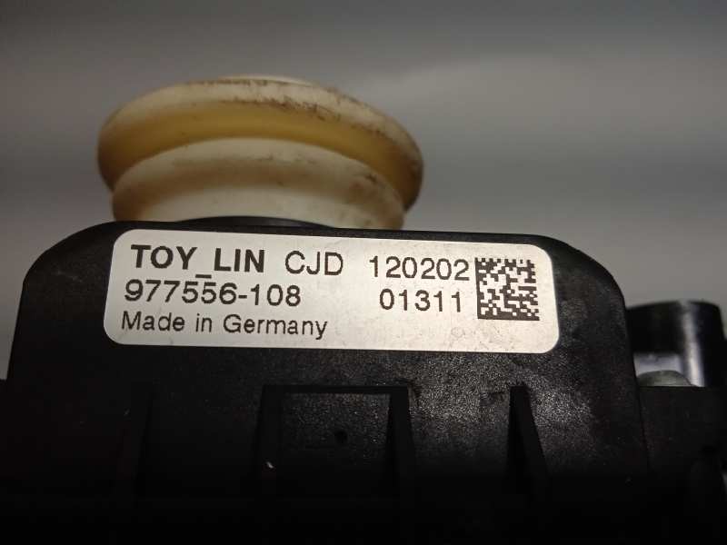 Recambio de elevalunas delantero derecho para toyota avensis (t27) executive referencia OEM IAM 8571005050D 977556108 8570102010