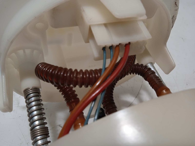 Recambio de bomba combustible para peugeot 207 confort referencia OEM IAM 9684934480  1607401980