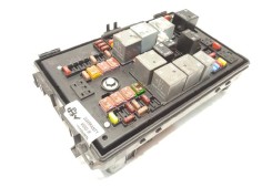 Recambio de caja reles / fusibles para opel astra j lim. 1.7 16v cdti referencia OEM IAM 13318784   2