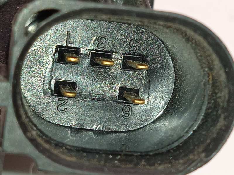 Recambio de valvula egr para volkswagen crafter caja cerrada 2.5 tdi dpf referencia OEM IAM 076131501B  