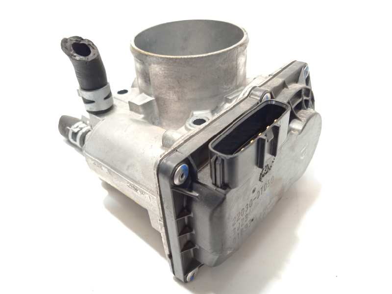 Recambio de caja mariposa para toyota auris active referencia OEM IAM 220300T050  