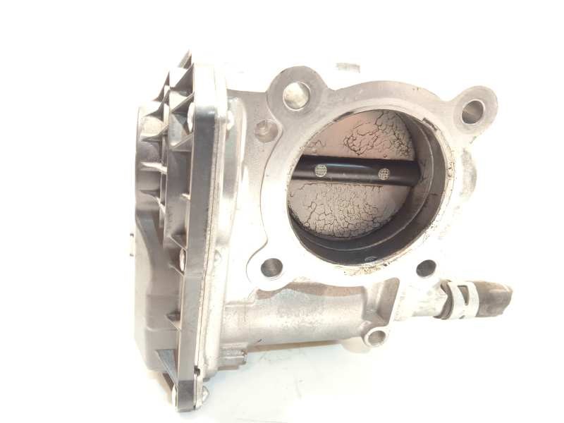 Recambio de caja mariposa para toyota auris active referencia OEM IAM 220300T050  