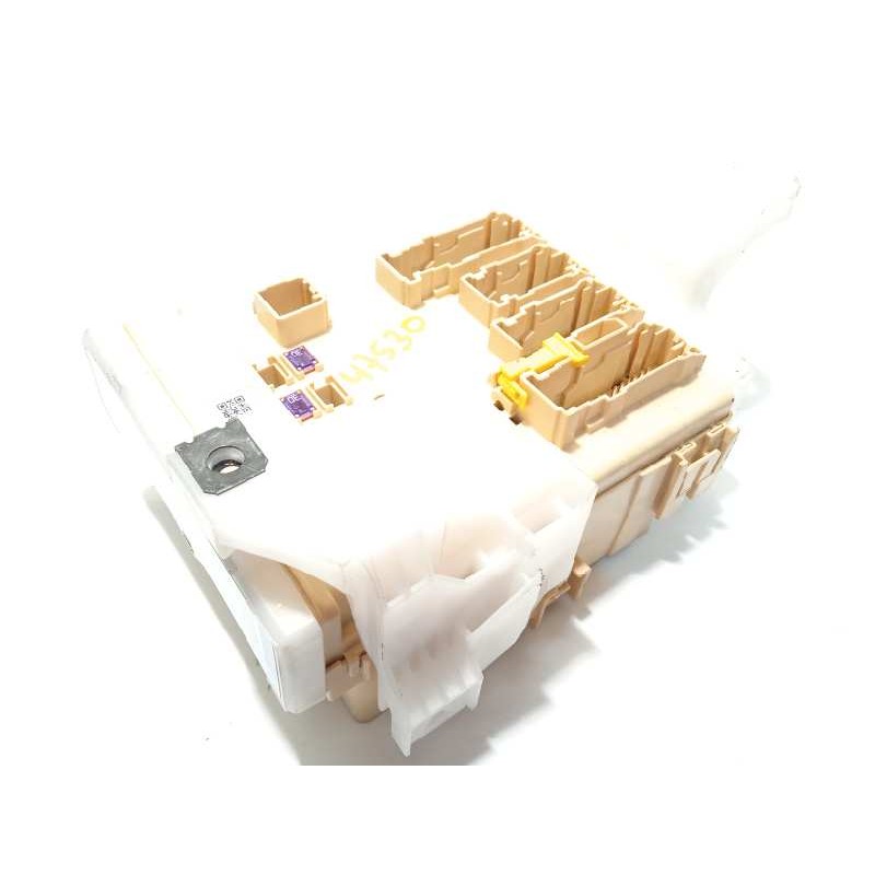 Recambio de caja reles / fusibles para toyota auris active referencia OEM IAM 8273012X70A  