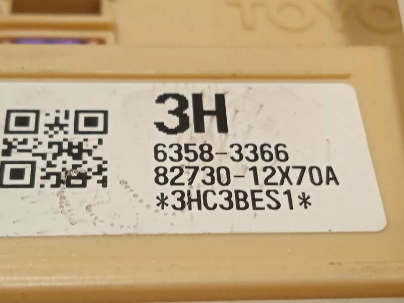 Recambio de caja reles / fusibles para toyota auris active referencia OEM IAM 8273012X70A  