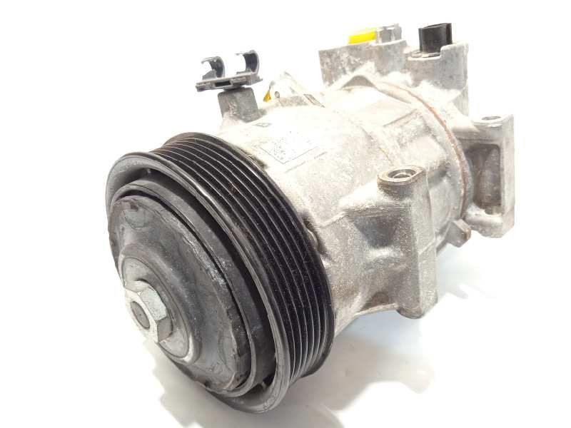 Recambio de compresor aire acondicionado para toyota auris active referencia OEM IAM 4472806581  
