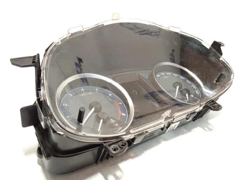 Recambio de cuadro instrumentos para toyota auris active referencia OEM IAM 838000ZV61  