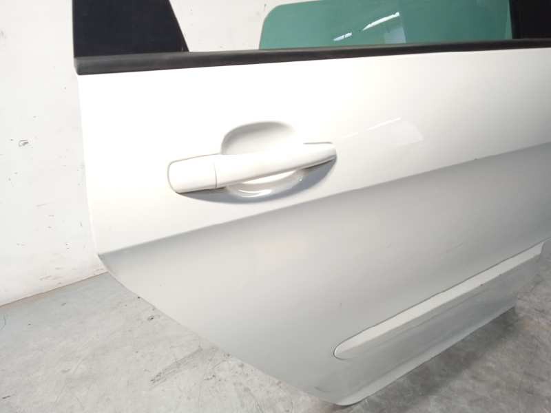 Recambio de puerta trasera derecha para peugeot 308 sw 1.6 hdi fap referencia OEM IAM 9008X1  