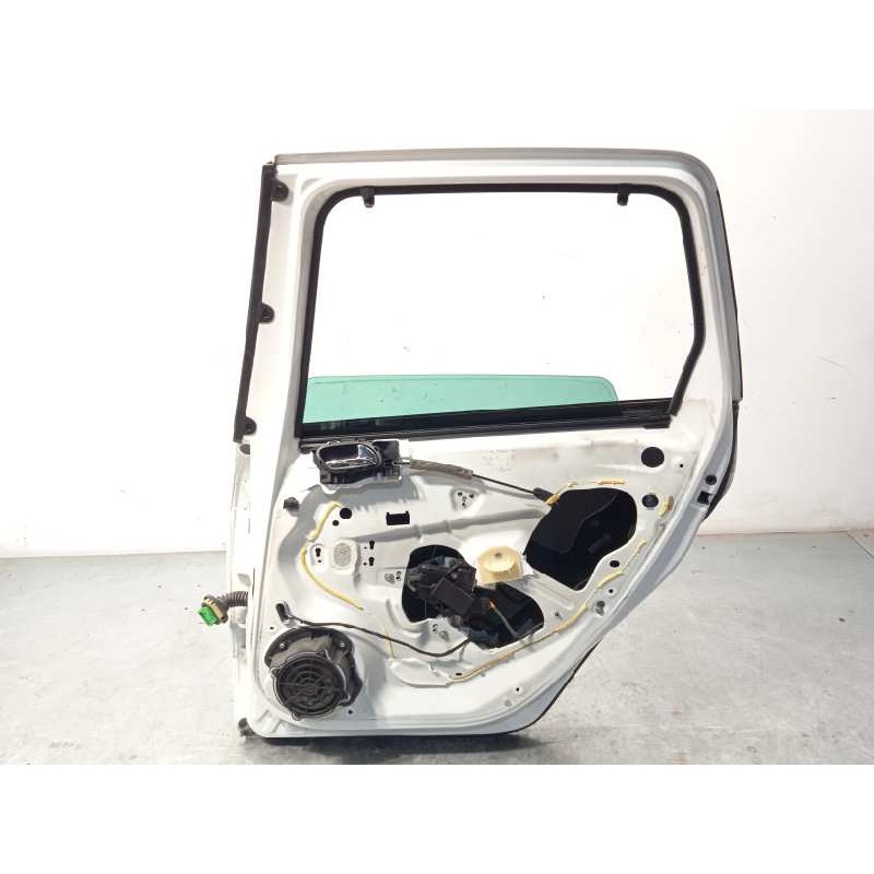 Recambio de puerta trasera derecha para peugeot 308 sw 1.6 hdi fap referencia OEM IAM 9008X1  