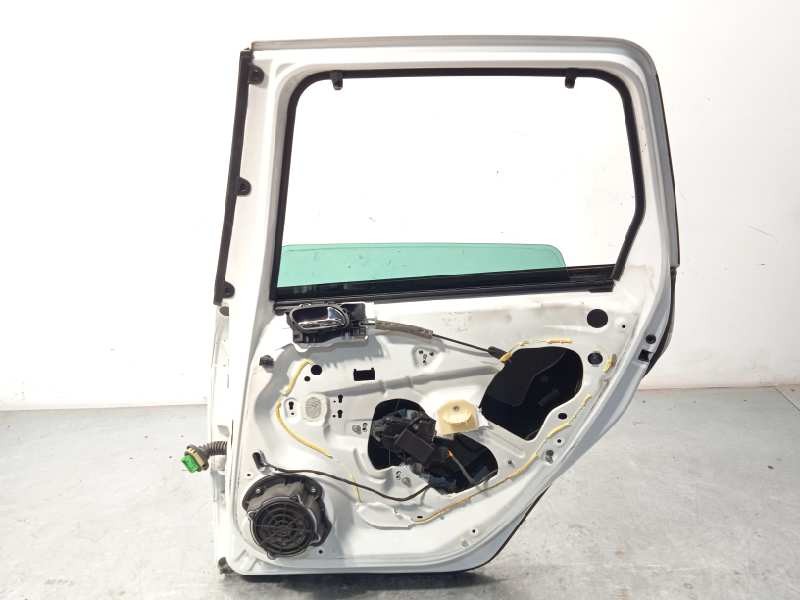 Recambio de puerta trasera derecha para peugeot 308 sw 1.6 hdi fap referencia OEM IAM 9008X1  